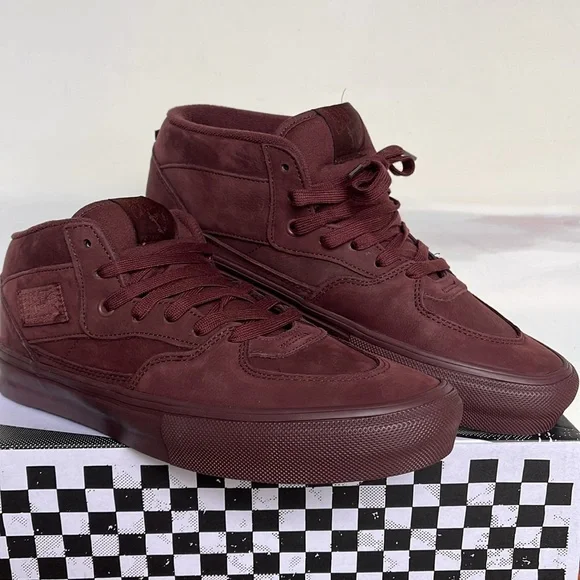 Vans Men’s Skate Half Cab
Mono Chocolate
VNDASFCDCHC
Sneakers - Picture 5 of 16